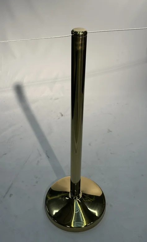 עמוד תיחום נמוך זהב