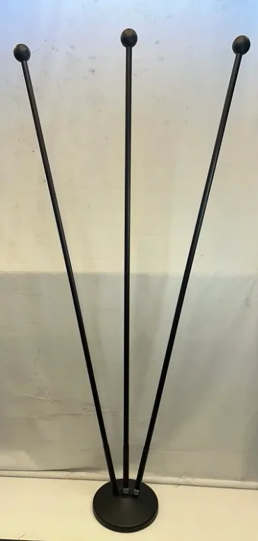 שושנת דגלים 3 קנים שחור