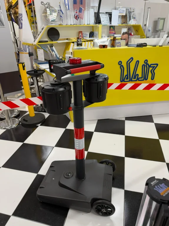 עמוד תיחום 40 מטר 2 ראשים