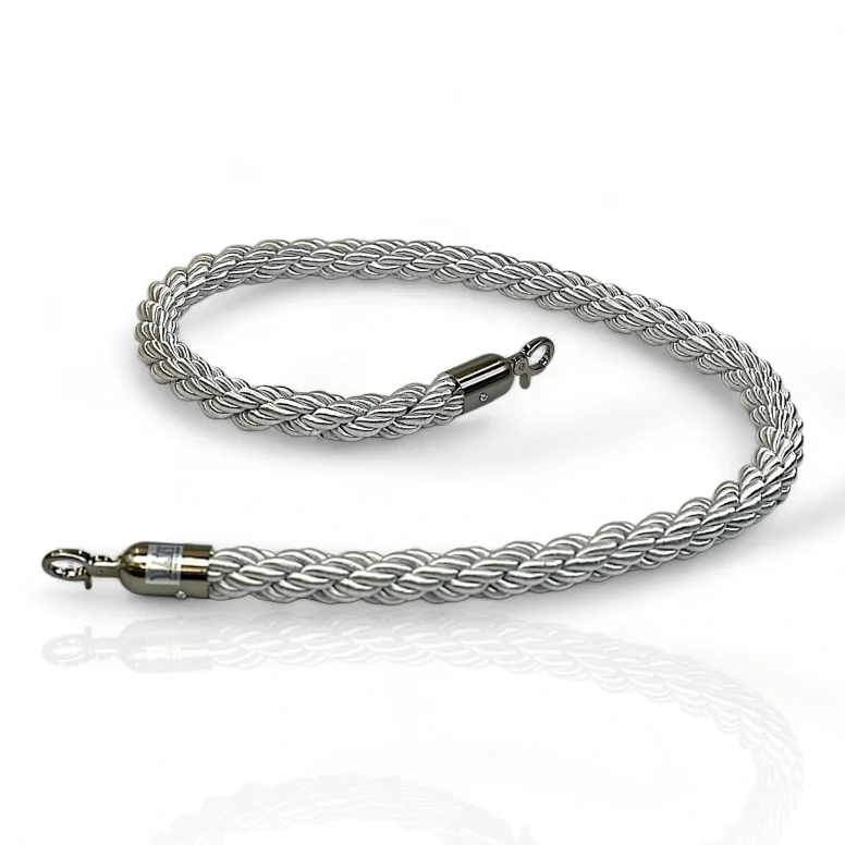 חבל תור לבן שזור באורך 1.5 מטר עם קרסים כסופים