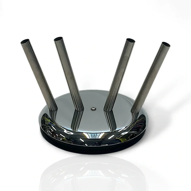 שושנת דגלים בצבע ניקל בעלת ארבע קנים