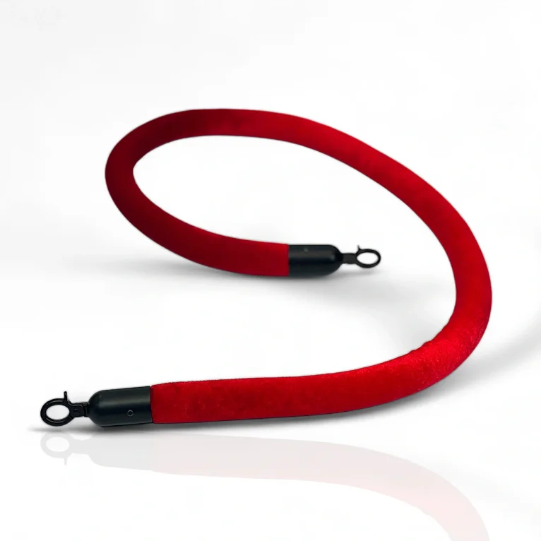 חבל תור אדום מקטיפה חלקה עם קרסים שחורים מט לעמודי חבלול