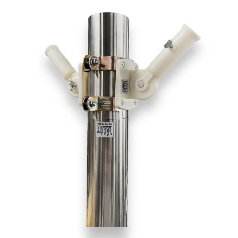 2 מתקני דגל מפלסטיק על עמוד