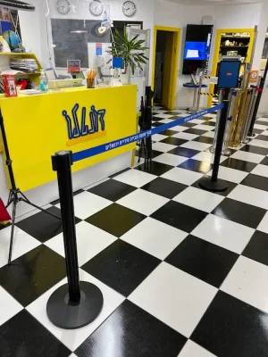 עמודי תור שחורים סרט קפיצי BELTRAC