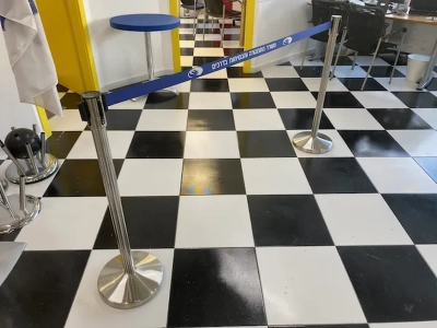 עמודי תור נירוסטה עם סרט קפיצי ומיתוג בהתאמה אישית