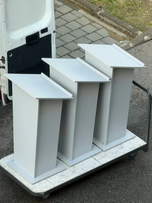 פודיום -דוכן נואמים בצבע אפור