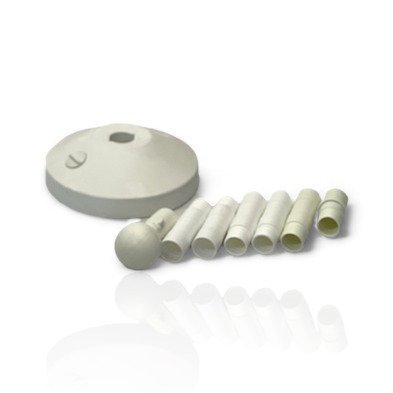 עמוד תור מפורק מפלסטיק לתיחום וסימון בתנאי חוץ בצבע לבן