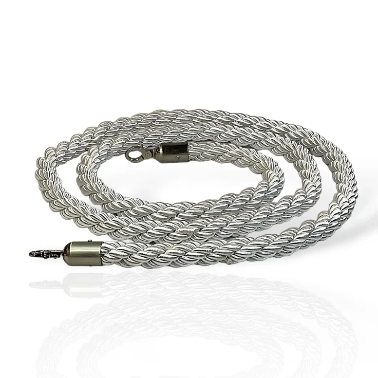 חבל תור לבן שזור באורך 3 מטר עם קרסים כסופים